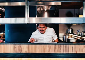 Jean Carlo Chacón y Ceviche Papi: La Experiencia de la Cocina Peruana en los Países Bajos